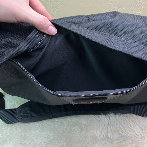 Tumi Messenger Laptop Bag - Picture 3 of 16